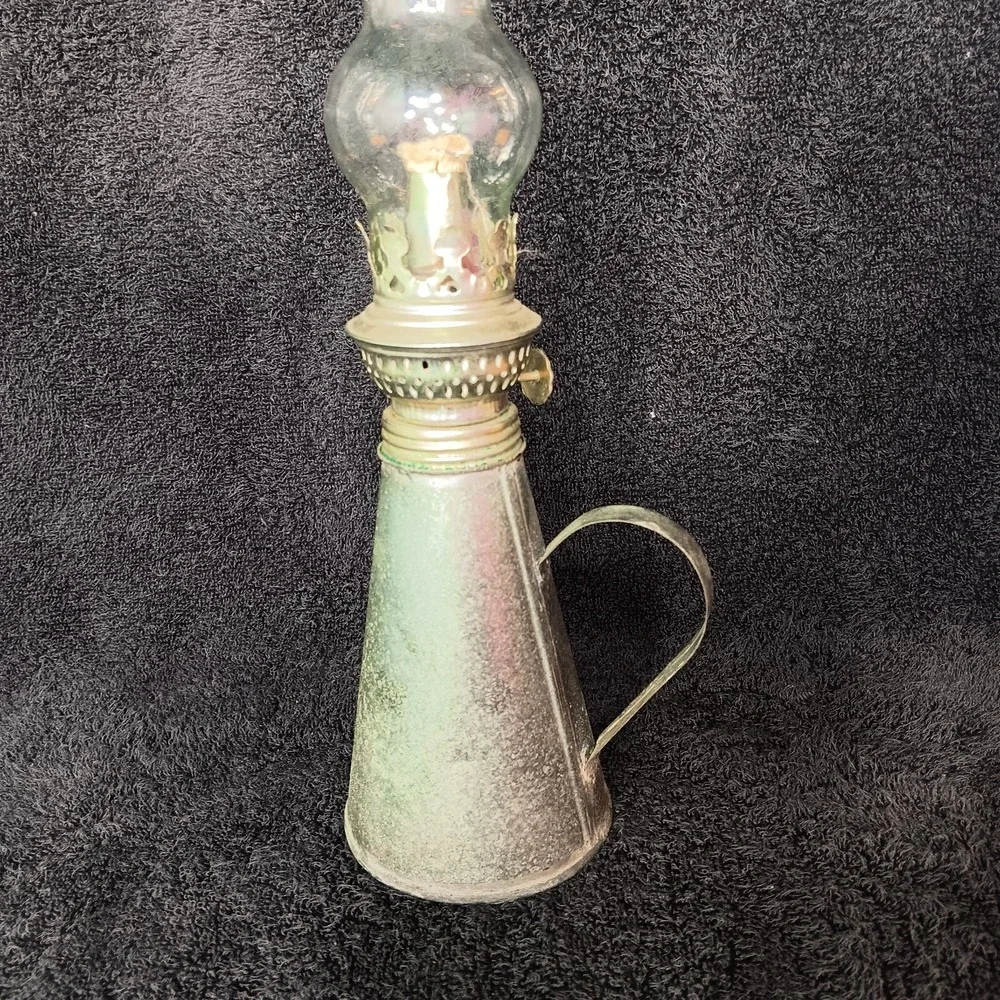 Small Silver Aluminum Oil Lamp with Glass Cone Shape with Handle‎ NB